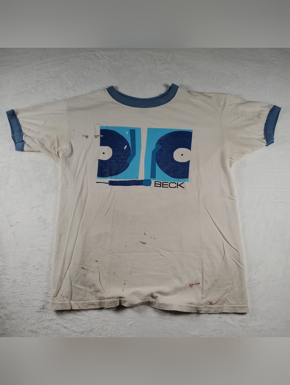 Vintage 90s THRASHED Beck 2 Turntables & A Microphone T-shirt Ringer M READ